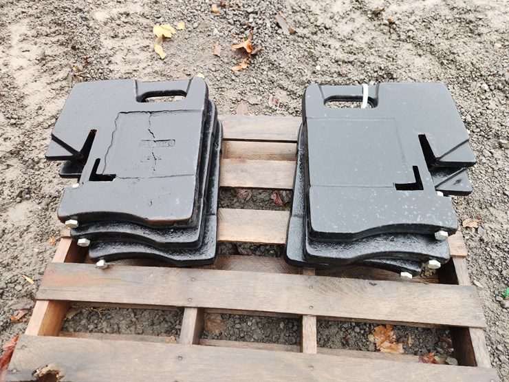 #821-•-6)-black-ih-weights-100#-image-1