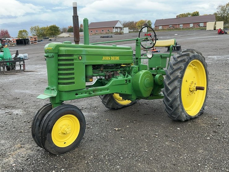john-deere-b-image-1