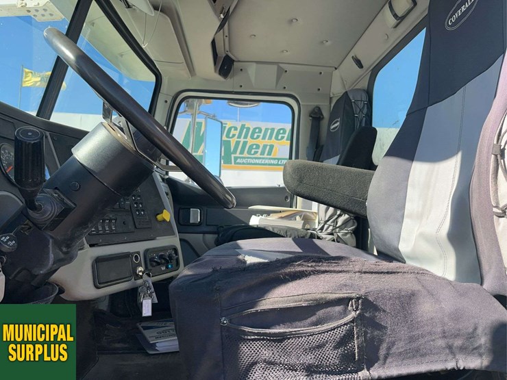 2015-western-star-4700-image-11