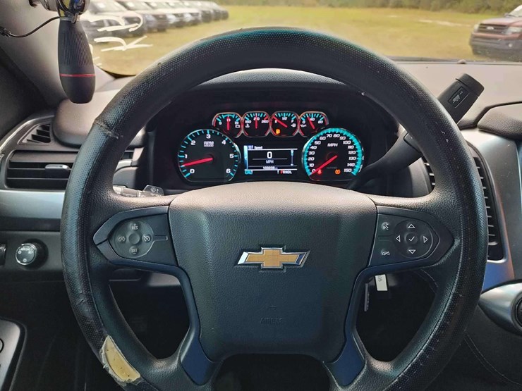 2019-chevrolet-tahoe-image-17