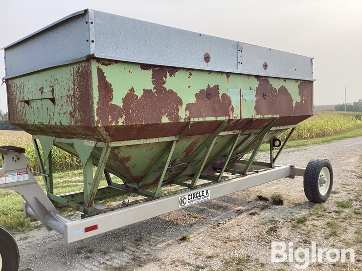 parker-gravity-flow-wagon-on-circle-k-running-gear-image-12