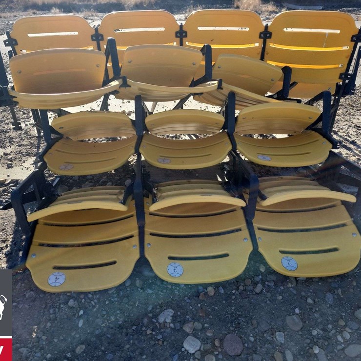 Stadium 13 seats