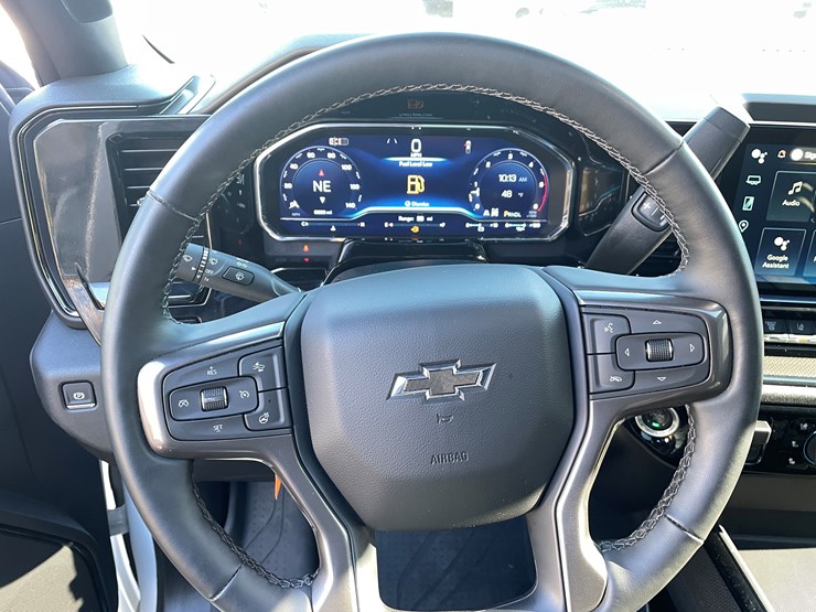 2025-chevrolet-silverado-image-70