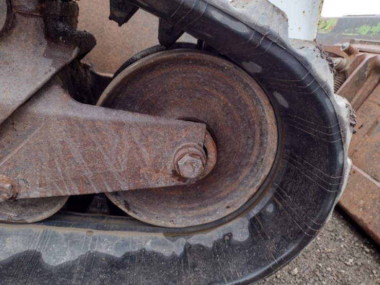 bobcat-t870-image-33