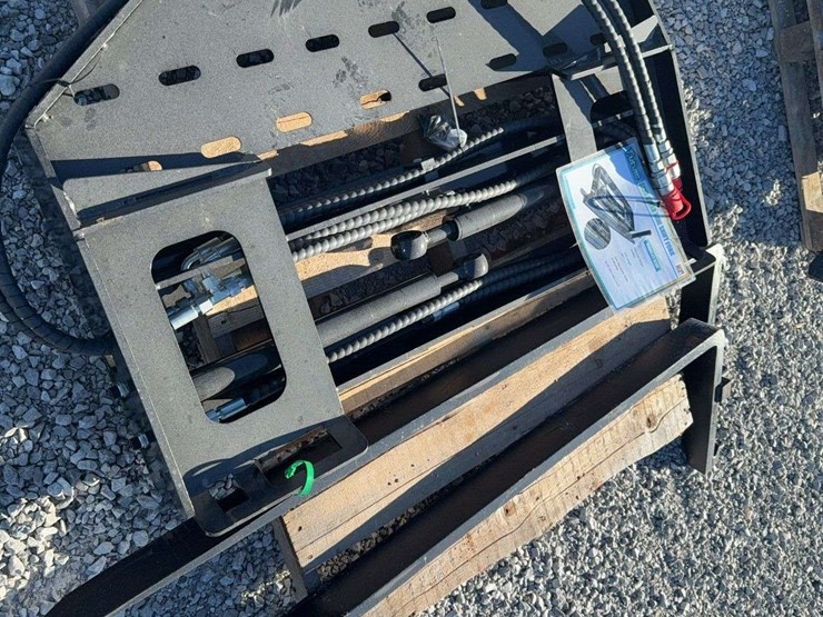 skid-steer-side-shift-fork-image-1