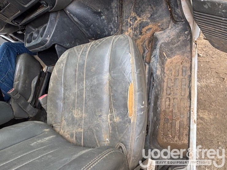 2006-chevrolet-3500-image-14