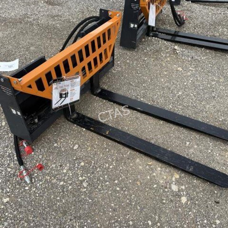 #123 • Heavy Duty Hydraulic Skid Steer 48" Forks & Frame