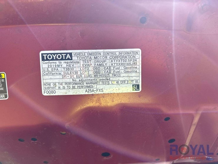 2019-toyota-rav4-le-image-10