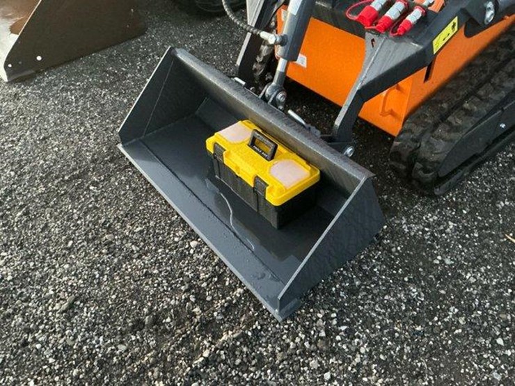 #1003-•-unused-landhero-t460-mini-skid-steer-loader-image-11