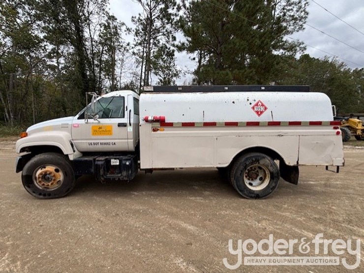 2000-chevrolet-3500-image-2