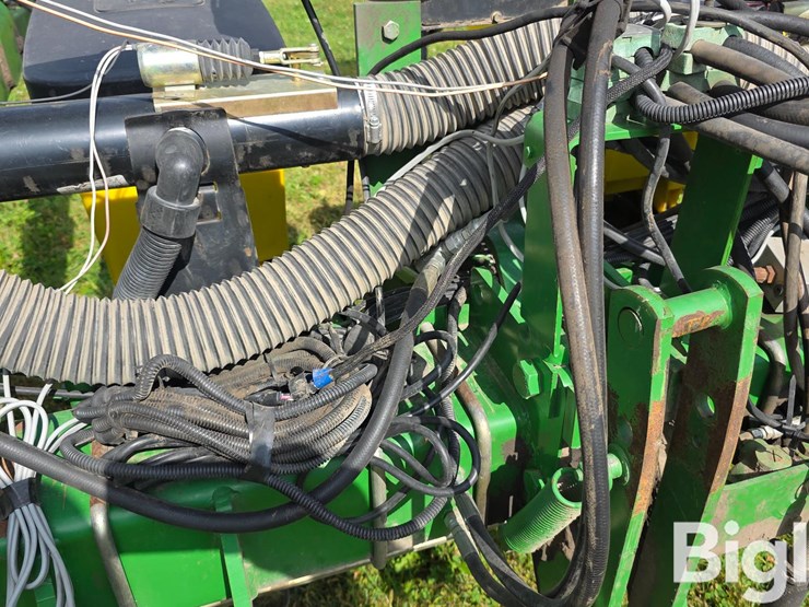 john-deere-7300-image-18