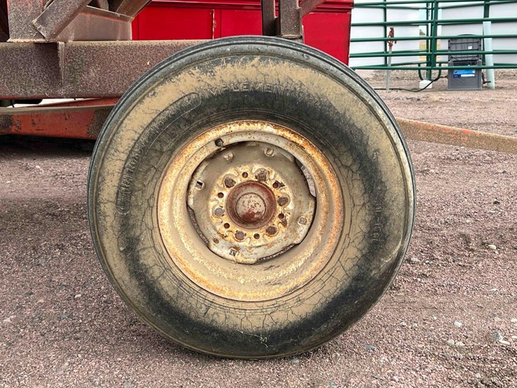 kory-farm-equipment-gravity-wagon-image-11