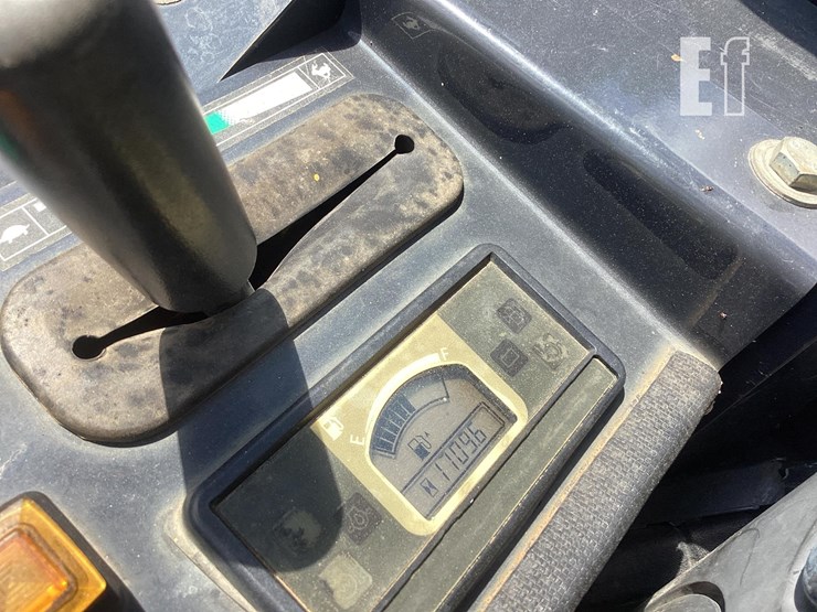 2021-hitachi-zx26u-5-image-15