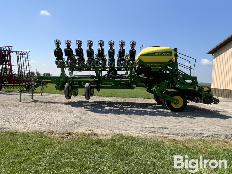 2014-john-deere-1790-image-8