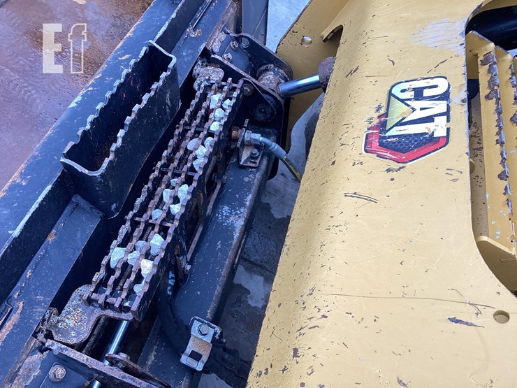 2021-caterpillar-299d3-image-10