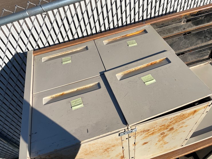 #5684-•-(2)-metal-desks-with-wood-tops-image-6