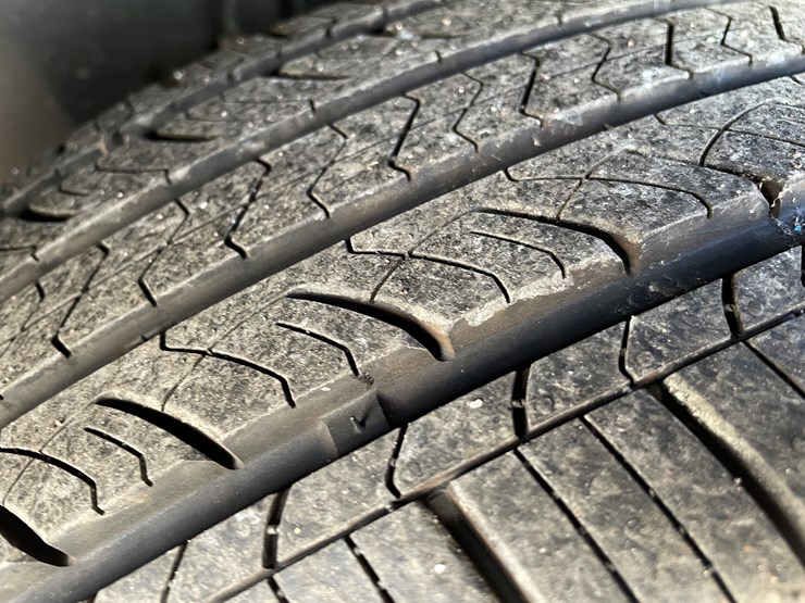 2012-chevrolet-equinox-lt-image-13