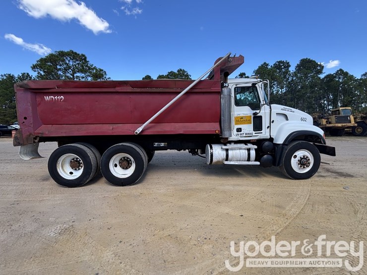 2003-mack-cv713-granite-image-6