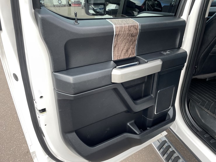 2019-ford-f350-xlt-lariat-image-49