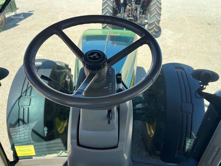 2012-john-deere-8335r-image-21