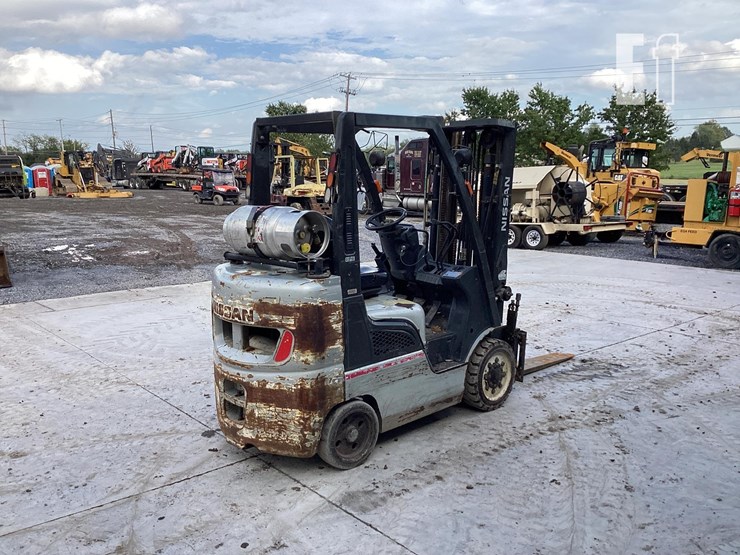 2010-nissan-mcpl02a25lv-image-4