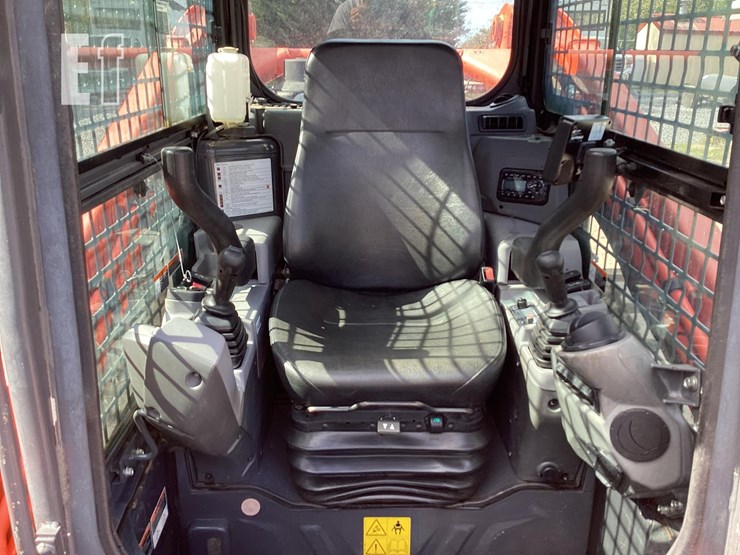 2017-kubota-svl95-2-image-15