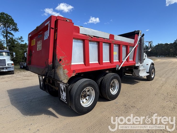 2020-peterbilt-348-image-5