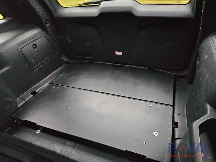 2016-ford-explorer-image-30