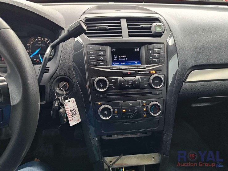 2017-ford-explorer-image-7