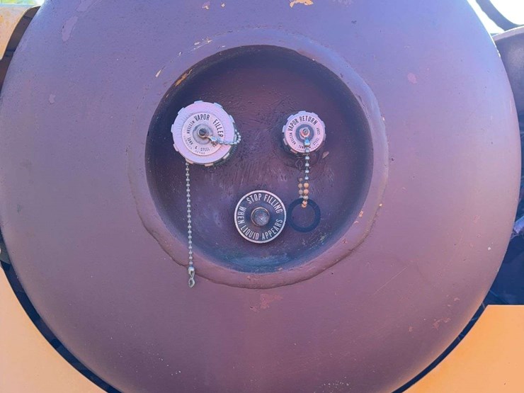 1965-minneapolis-moline-670-tractor,-3,447-hours,-lp,-wide-front,-goodyear-15.5-38-tires,-540pto,-3pt,-quick-hitch,-s/n--29901718-image-9