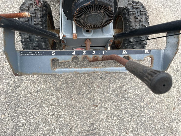 #14029-•-(2)-yard-machines-snow-blowers-(o4)-image-20