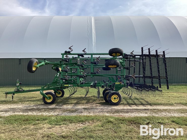 2010-john-deere-2210-image-8