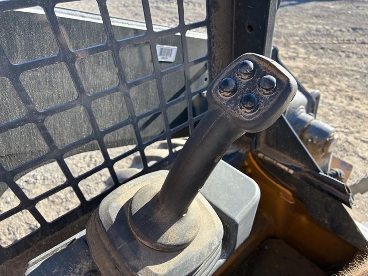 2024-deere-316gr-image-15