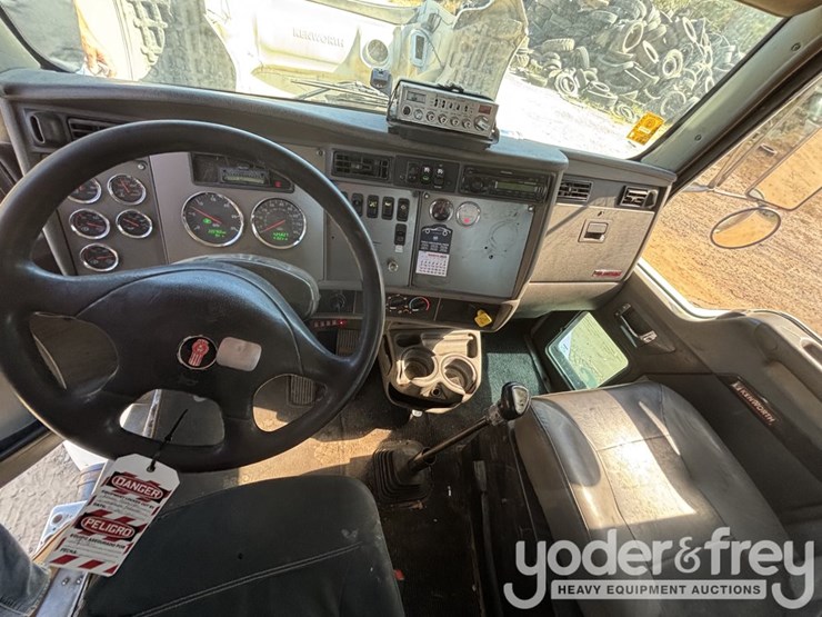 2015-kenworth-t370-image-15