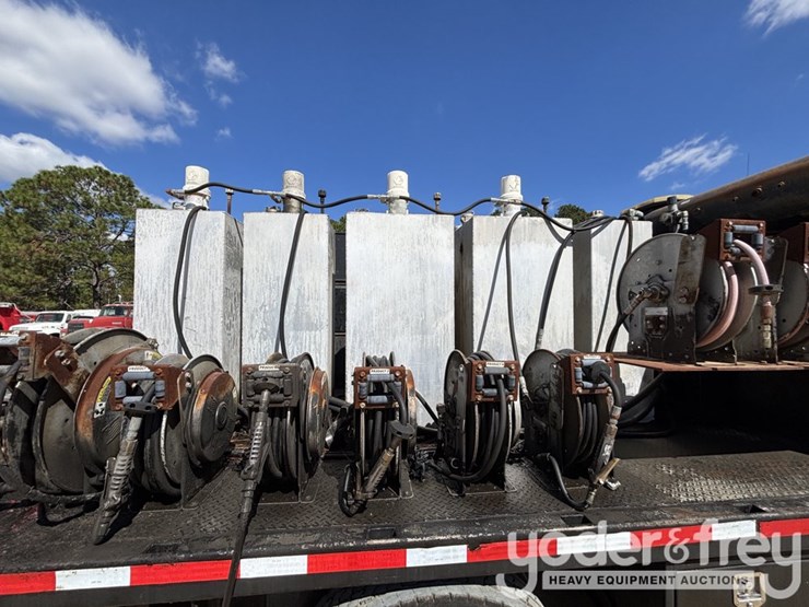 2007-kenworth-t270-image-12