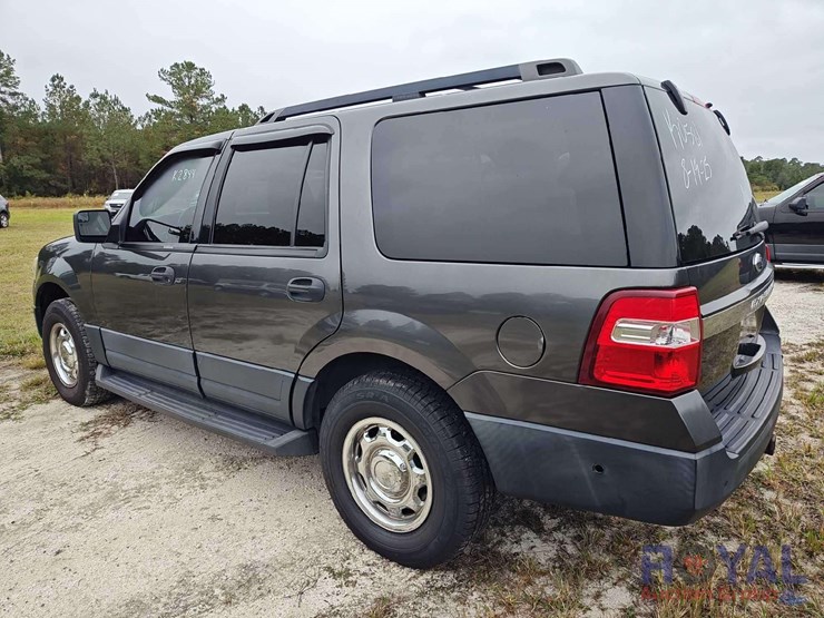 2016-ford-expedition-image-2