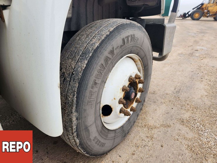 2016-international-durastar-4300-image-15