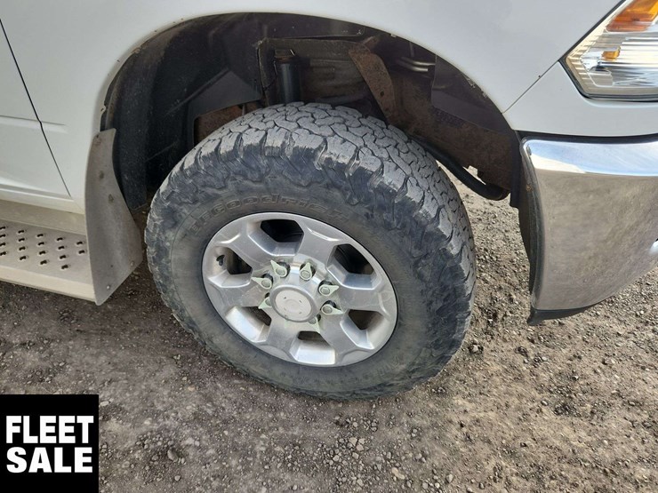 2016-ram-2500-slt-image-15