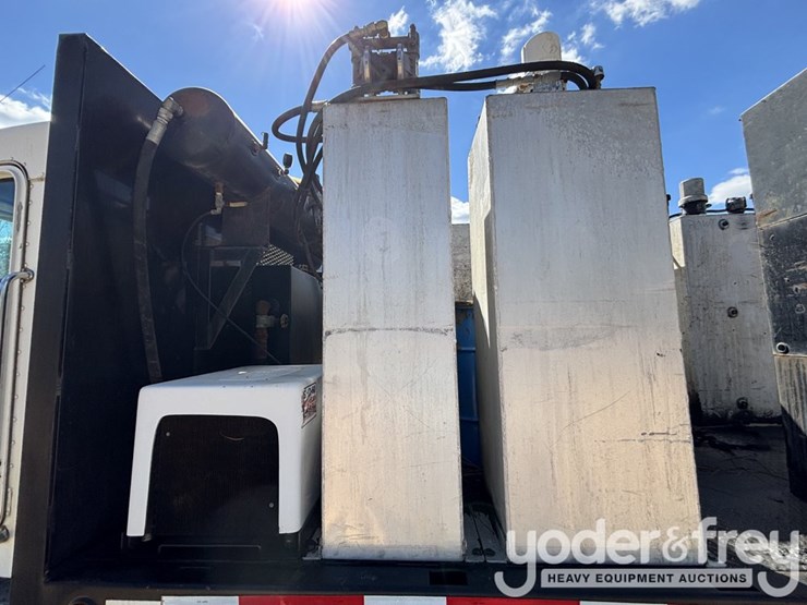 2007-kenworth-t270-image-16