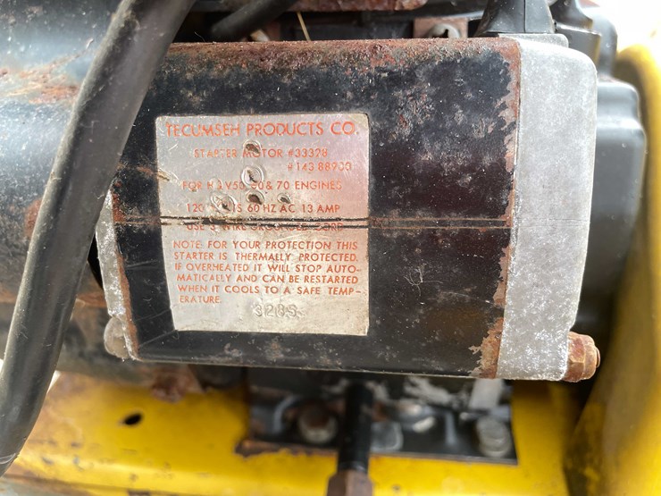 #14035-•-(2)-bolens-24"-snow-blower-(o4)-image-39