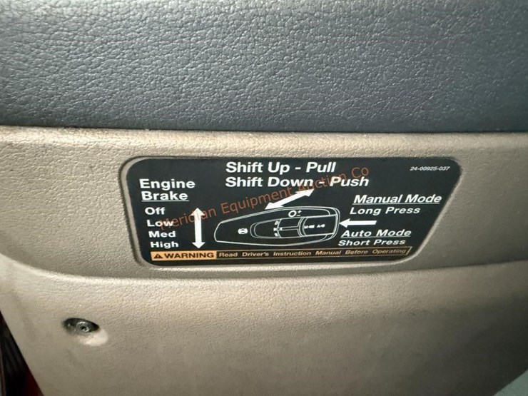 2015-freightliner-cascadia-113-image-44