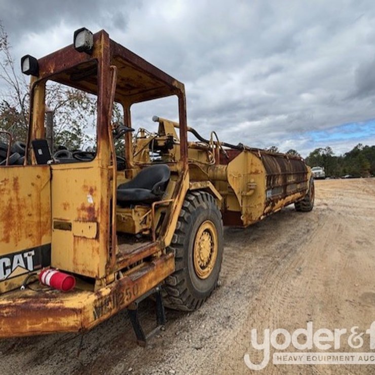 1990 CATERPILLAR 613C