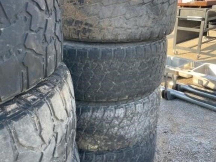 2--set-of-4-tires,-1-set-rims-image-6