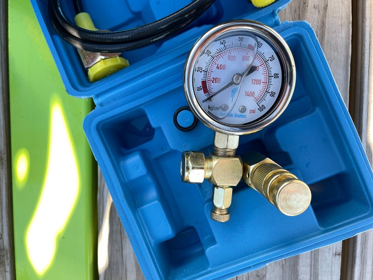 #5654-•-wolverine-unused-skid-steer-post-driver-image-13