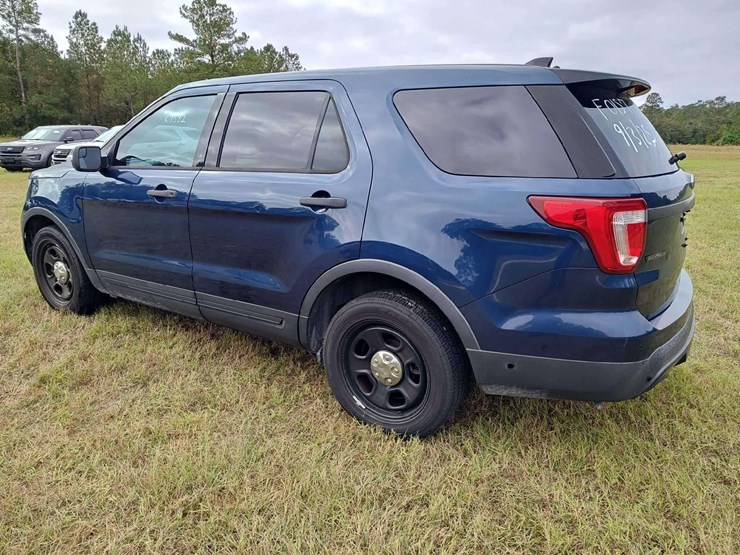 2016-ford-explorer-image-4