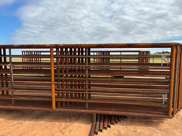 #t8210-•-(10)-cattle-panels-image-2
