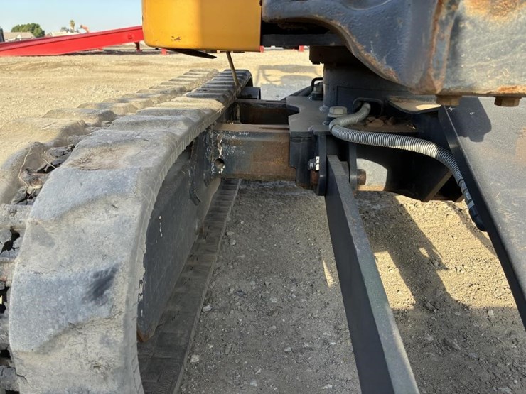 2022-deere-17g-image-13