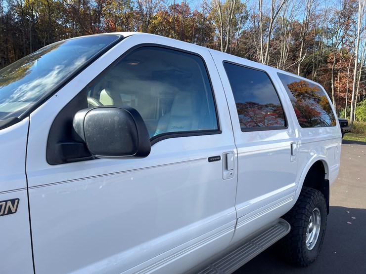 2002-ford-excursion-limited-image-23