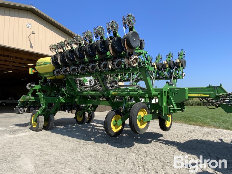 2014-john-deere-1790-image-15