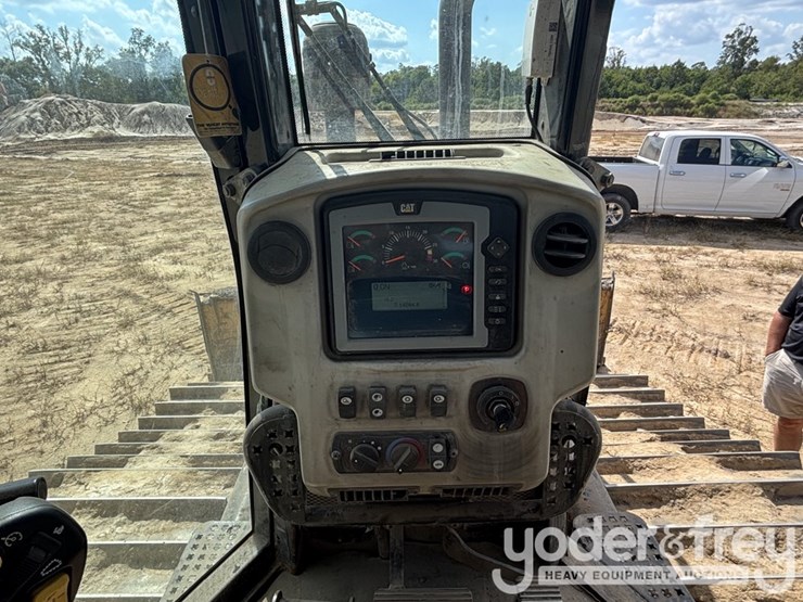 2013-caterpillar-d6n-lgp-image-17